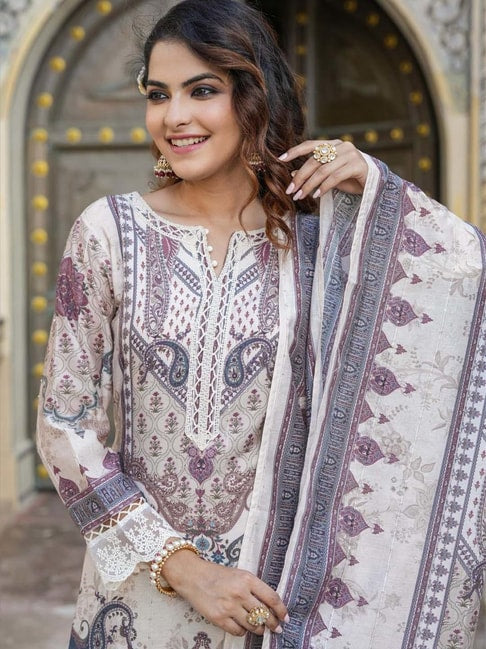 Trending Women Pakistani Suit Muslin Kurta Pant And Duptta Set