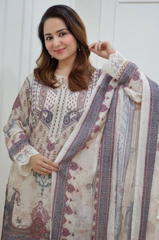 Trending Women Pakistani Suit Muslin Kurta Pant And Duptta Set